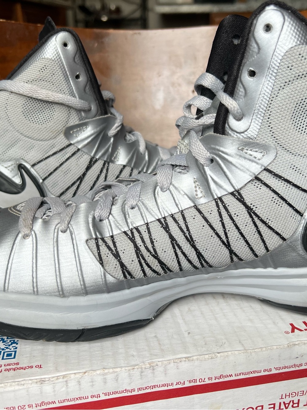 Nike Lunar Hyperdunk 2012 Wolf Grey(Silver)Black 524934-002 Men's Size 11.5 EUC - Picture 2 of 13